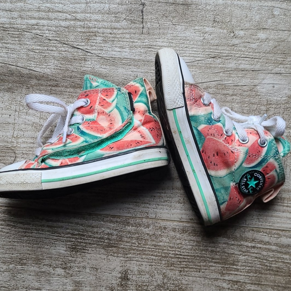 Converse girls' toddler size 7 watermelon 🍉 hi-tops